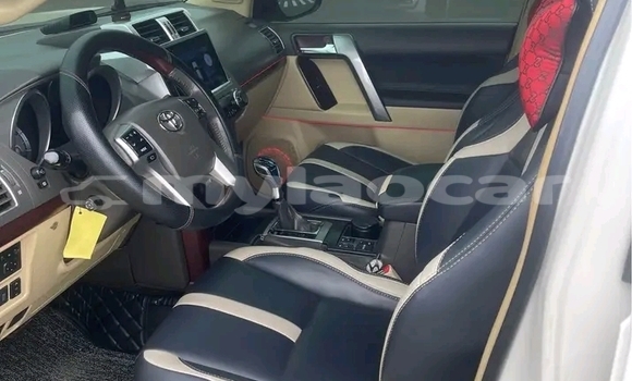 Buy Used Toyota Prado White Car in Vientiane in Vientiane Province Buy Used Toyota Prado White Car in Vientiane in Vientiane Province