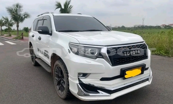 Buy Used Toyota Prado White Car in Vientiane in Vientiane Province Buy Used Toyota Prado White Car in Vientiane in Vientiane Province