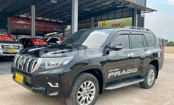 Buy Used Toyota Prado Black Car in Vientiane in Vientiane Province Buy Used Toyota Prado Black Car in Vientiane in Vientiane Province
