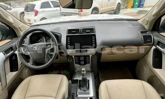 Buy Used Toyota Prado White Car in Vientiane in Vientiane Province Buy Used Toyota Prado White Car in Vientiane in Vientiane Province