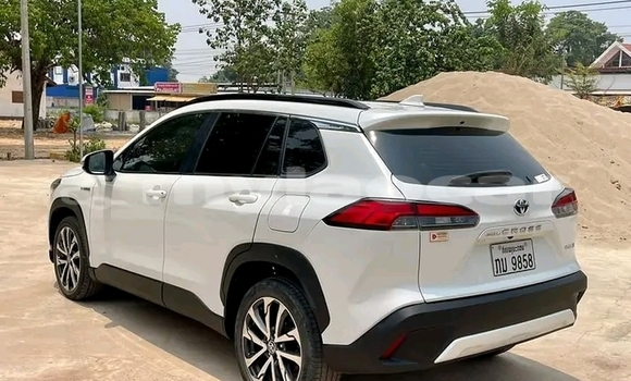 Buy Used Toyota Prado White Car in Vientiane in Vientiane Province Buy Used Toyota Prado White Car in Vientiane in Vientiane Province