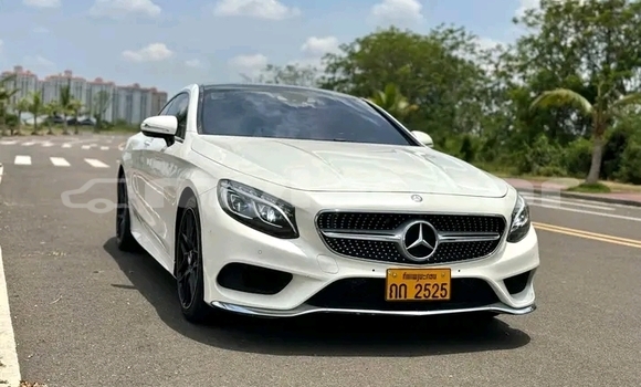 Buy Used Mercedes-Benz 300–Series White Car in Vientiane in Vientiane Province Buy Used Mercedes-Benz 300–Series White Car in Vientiane in Vientiane Province