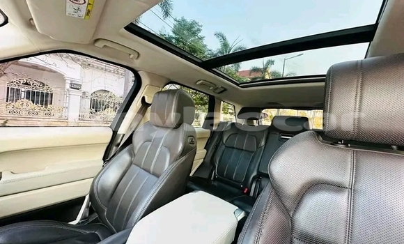 Buy Used Toyota Land Cruiser White Car in Vientiane in Vientiane Province Buy Used Toyota Land Cruiser White Car in Vientiane in Vientiane Province