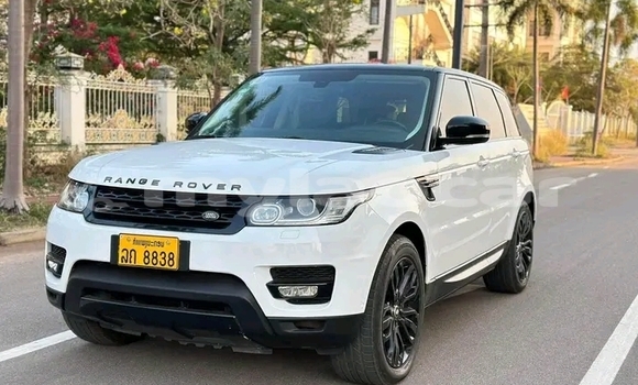 Buy Used Toyota Land Cruiser White Car in Vientiane in Vientiane Province Buy Used Toyota Land Cruiser White Car in Vientiane in Vientiane Province