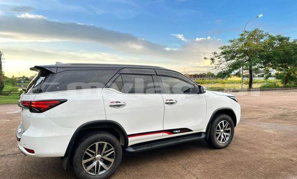 Buy Used Toyota Fortuner White Car in Vientiane in Vientiane Province Buy Used Toyota Fortuner White Car in Vientiane in Vientiane Province