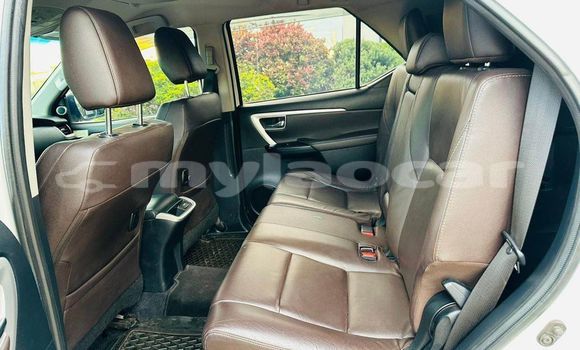 Buy Used Toyota Fortuner White Car in Vientiane in Vientiane Province Buy Used Toyota Fortuner White Car in Vientiane in Vientiane Province