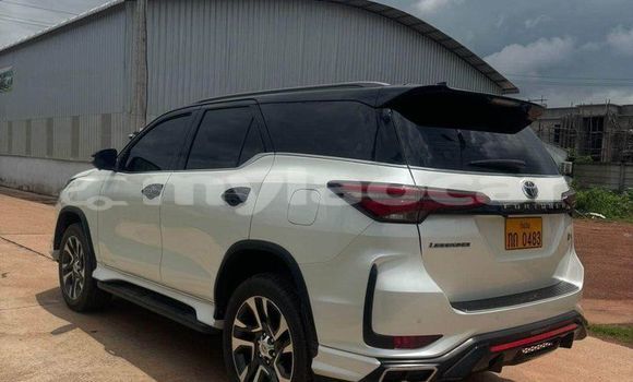 Buy Used Toyota Fortuner White Car in Vientiane in Vientiane Province Buy Used Toyota Fortuner White Car in Vientiane in Vientiane Province