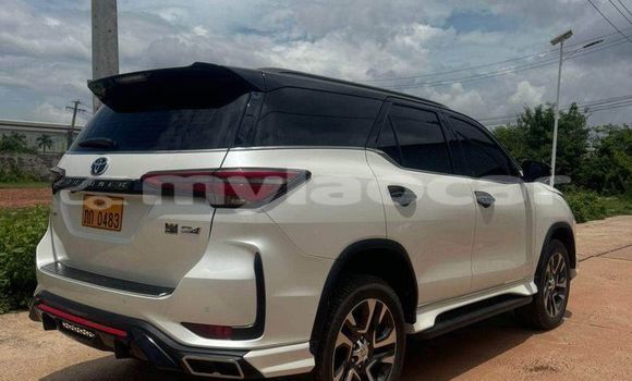 Buy Used Toyota Fortuner White Car in Vientiane in Vientiane Province Buy Used Toyota Fortuner White Car in Vientiane in Vientiane Province