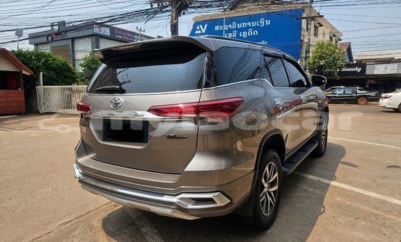 Acheter Occasion Voiture Toyota Fortuner Autre à Ban Houayxay , Bokeo Province Acheter Occasion Voiture Toyota Fortuner Autre à Ban Houayxay , Bokeo Province