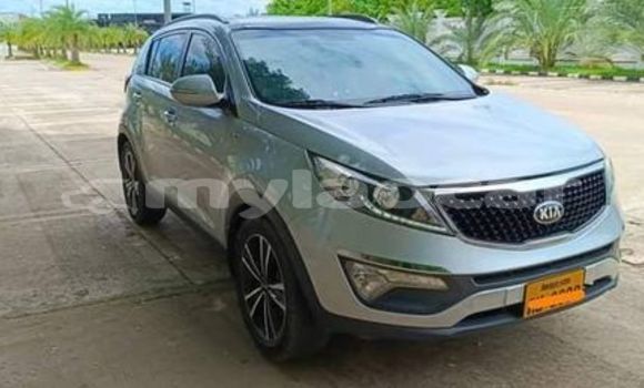 Acheter Occasion Voiture Kia Sportage Rouge à Vientiane, Vientiane Province Acheter Occasion Voiture Kia Sportage Rouge à Vientiane, Vientiane Province