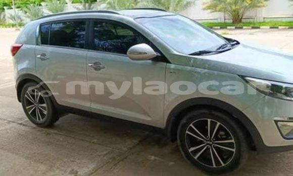 Acheter Occasion Voiture Kia Sportage Rouge à Vientiane, Vientiane Province Acheter Occasion Voiture Kia Sportage Rouge à Vientiane, Vientiane Province