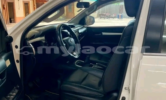 ຊື້ ໃຊ້ແລ້ວ Toyota RAV4 White ລົດ ໃນ Saravan ໃນ Salavan Province ຊື້ ໃຊ້ແລ້ວ Toyota RAV4 White ລົດ ໃນ Saravan ໃນ Salavan Province