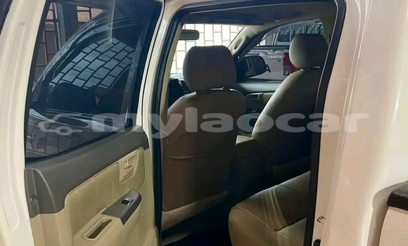 ຊື້ ໃຊ້ແລ້ວ Toyota Hilux White ລົດ ໃນ Huayxay ໃນ Bokeo Province ຊື້ ໃຊ້ແລ້ວ Toyota Hilux White ລົດ ໃນ Huayxay ໃນ Bokeo Province