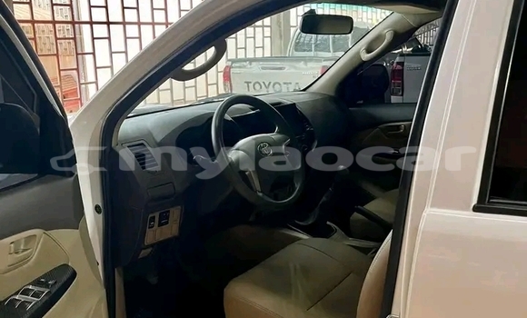 ຊື້ ໃຊ້ແລ້ວ Toyota Hilux White ລົດ ໃນ Huayxay ໃນ Bokeo Province ຊື້ ໃຊ້ແລ້ວ Toyota Hilux White ລົດ ໃນ Huayxay ໃນ Bokeo Province