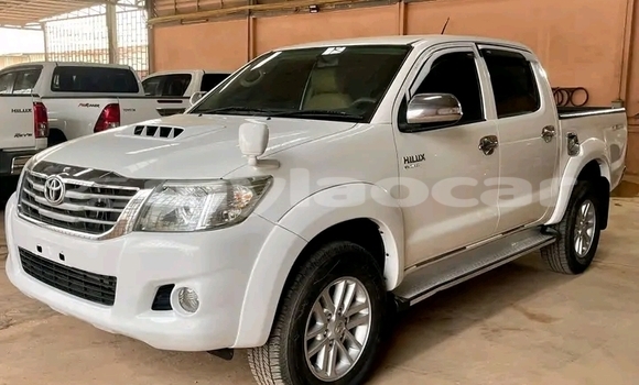 ຊື້ ໃຊ້ແລ້ວ Toyota Hilux White ລົດ ໃນ Huayxay ໃນ Bokeo Province ຊື້ ໃຊ້ແລ້ວ Toyota Hilux White ລົດ ໃນ Huayxay ໃນ Bokeo Province