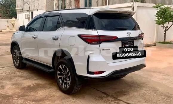 ຊື້ ໃຊ້ແລ້ວ Toyota Fortuner White ລົດ ໃນ Huayxay ໃນ Bokeo Province ຊື້ ໃຊ້ແລ້ວ Toyota Fortuner White ລົດ ໃນ Huayxay ໃນ Bokeo Province