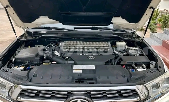 ຊື້ ໃຊ້ແລ້ວ Toyota Land Cruiser White ລົດ ໃນ Import - Dubai ໃນ Attapeu Province ຊື້ ໃຊ້ແລ້ວ Toyota Land Cruiser White ລົດ ໃນ Import - Dubai ໃນ Attapeu Province