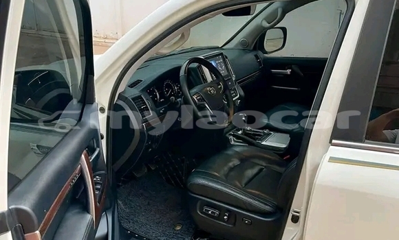 ຊື້ ໃຊ້ແລ້ວ Toyota Land Cruiser White ລົດ ໃນ Import - Dubai ໃນ Attapeu Province ຊື້ ໃຊ້ແລ້ວ Toyota Land Cruiser White ລົດ ໃນ Import - Dubai ໃນ Attapeu Province