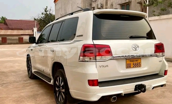 ຊື້ ໃຊ້ແລ້ວ Toyota Land Cruiser White ລົດ ໃນ Import - Dubai ໃນ Attapeu Province ຊື້ ໃຊ້ແລ້ວ Toyota Land Cruiser White ລົດ ໃນ Import - Dubai ໃນ Attapeu Province