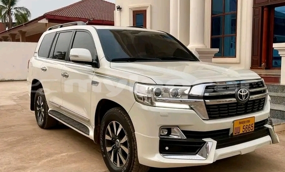 ຊື້ ໃຊ້ແລ້ວ Toyota Land Cruiser White ລົດ ໃນ Import - Dubai ໃນ Attapeu Province ຊື້ ໃຊ້ແລ້ວ Toyota Land Cruiser White ລົດ ໃນ Import - Dubai ໃນ Attapeu Province