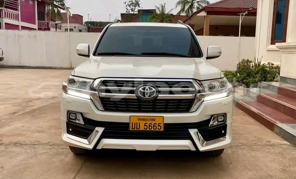 ຊື້ ໃຊ້ແລ້ວ Toyota Land Cruiser White ລົດ ໃນ Import - Dubai ໃນ Attapeu Province ຊື້ ໃຊ້ແລ້ວ Toyota Land Cruiser White ລົດ ໃນ Import - Dubai ໃນ Attapeu Province