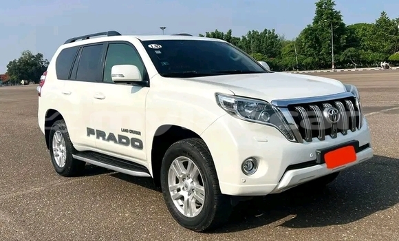 Buy Used Toyota Prado White Car in Vientiane in Vientiane Province Buy Used Toyota Prado White Car in Vientiane in Vientiane Province