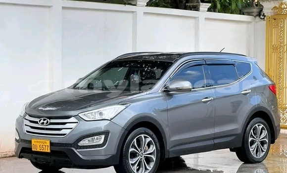 Buy Used Hyundai Santa Fe Other Car in Vientiane in Vientiane Province Buy Used Hyundai Santa Fe Other Car in Vientiane in Vientiane Province