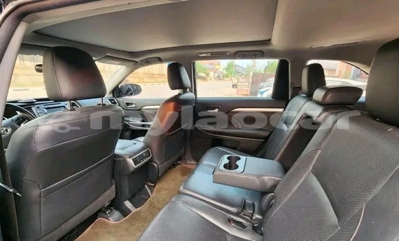 Buy Used Toyota Highlander Black Car in Vientiane in Vientiane Province Buy Used Toyota Highlander Black Car in Vientiane in Vientiane Province