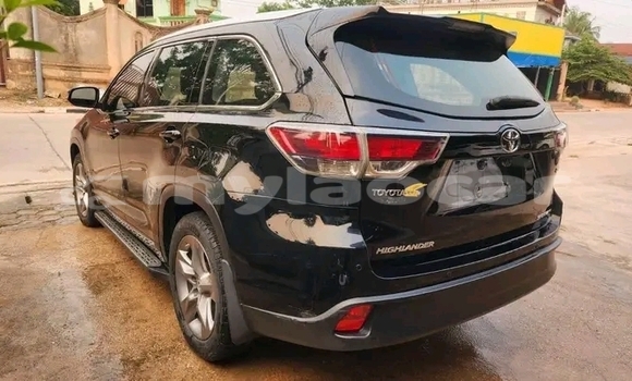 Buy Used Toyota Highlander Black Car in Vientiane in Vientiane Province Buy Used Toyota Highlander Black Car in Vientiane in Vientiane Province