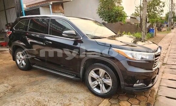 Buy Used Toyota Highlander Black Car in Vientiane in Vientiane Province Buy Used Toyota Highlander Black Car in Vientiane in Vientiane Province