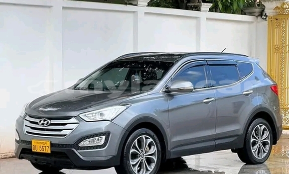 Buy Used Hyundai Santa Fe Other Car in Vientiane in Vientiane Province Buy Used Hyundai Santa Fe Other Car in Vientiane in Vientiane Province
