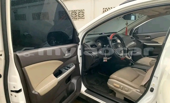 Buy Used Honda CR–V White Car in Huayxay in Bokeo Province Buy Used Honda CR–V White Car in Huayxay in Bokeo Province
