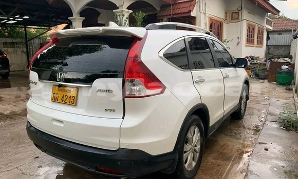 Buy Used Honda CR–V White Car in Huayxay in Bokeo Province Buy Used Honda CR–V White Car in Huayxay in Bokeo Province