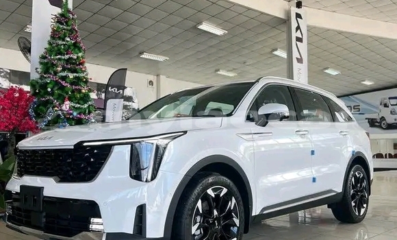 Buy Used Kia Sorento White Car in Vientiane in Vientiane Province Buy Used Kia Sorento White Car in Vientiane in Vientiane Province