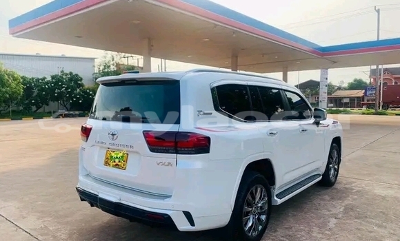 Buy Used Jeep Liberty White Car in Vientiane in Vientiane Province Buy Used Jeep Liberty White Car in Vientiane in Vientiane Province