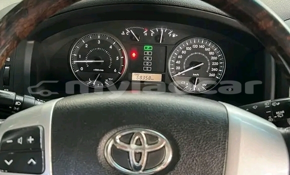 ຊື້ ໃຊ້ແລ້ວ Toyota Land Cruiser White ລົດ ໃນ Vientiane ໃນ Vientiane Province ຊື້ ໃຊ້ແລ້ວ Toyota Land Cruiser White ລົດ ໃນ Vientiane ໃນ Vientiane Province