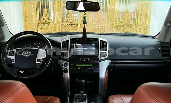 ຊື້ ໃຊ້ແລ້ວ Toyota Land Cruiser White ລົດ ໃນ Vientiane ໃນ Vientiane Province ຊື້ ໃຊ້ແລ້ວ Toyota Land Cruiser White ລົດ ໃນ Vientiane ໃນ Vientiane Province