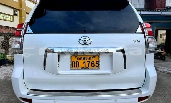 ຊື້ ໃຊ້ແລ້ວ Toyota Prado White ລົດ ໃນ Vientiane ໃນ Vientiane Province ຊື້ ໃຊ້ແລ້ວ Toyota Prado White ລົດ ໃນ Vientiane ໃນ Vientiane Province