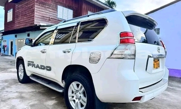 ຊື້ ໃຊ້ແລ້ວ Toyota Prado White ລົດ ໃນ Vientiane ໃນ Vientiane Province ຊື້ ໃຊ້ແລ້ວ Toyota Prado White ລົດ ໃນ Vientiane ໃນ Vientiane Province