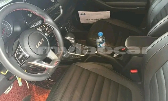 Buy Used Kia Cerato White Car in Vientiane in Vientiane Province Buy Used Kia Cerato White Car in Vientiane in Vientiane Province