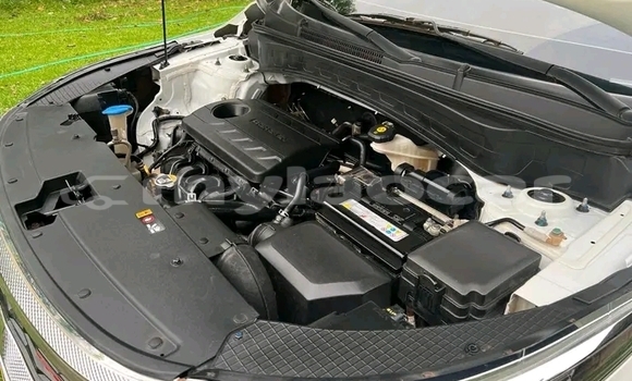 Buy Used Kia Sephia White Car in Vientiane in Vientiane Province Buy Used Kia Sephia White Car in Vientiane in Vientiane Province