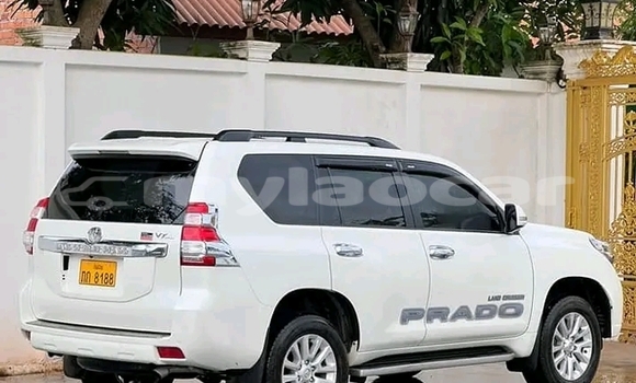 Buy Used Toyota Prado White Car in Vientiane in Vientiane Province Buy Used Toyota Prado White Car in Vientiane in Vientiane Province
