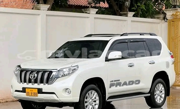 Buy Used Toyota Prado White Car in Vientiane in Vientiane Province Buy Used Toyota Prado White Car in Vientiane in Vientiane Province