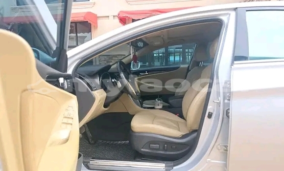 Buy Used Kia Lotze Other Car in Huayxay in Bokeo Province