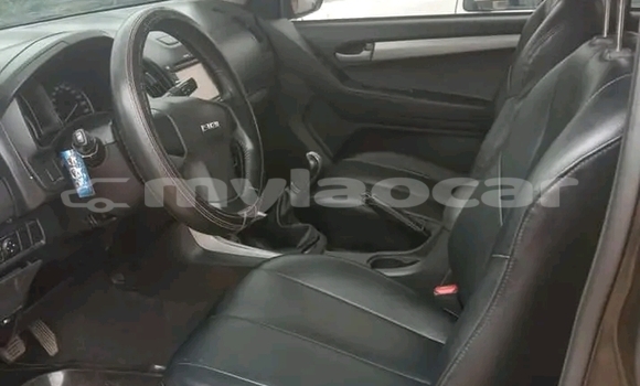 Buy Used Isuzu Bighorn Black Car in Vientiane in Vientiane Province Buy Used Isuzu Bighorn Black Car in Vientiane in Vientiane Province