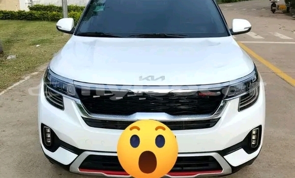 ຊື້ ໃຊ້ແລ້ວ Kia Sportage White ລົດ ໃນ Luang Prabang ໃນ Louangphabang Province ຊື້ ໃຊ້ແລ້ວ Kia Sportage White ລົດ ໃນ Luang Prabang ໃນ Louangphabang Province