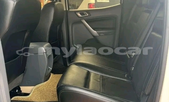 ຊື້ ໃຊ້ແລ້ວ Range Rover Range Rover Other ລົດ ໃນ Luang Prabang ໃນ Louangphabang Province ຊື້ ໃຊ້ແລ້ວ Range Rover Range Rover Other ລົດ ໃນ Luang Prabang ໃນ Louangphabang Province