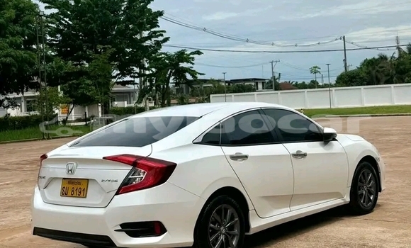 Buy Used Honda Civic White Car in Luang Prabang in Louangphabang Province Buy Used Honda Civic White Car in Luang Prabang in Louangphabang Province