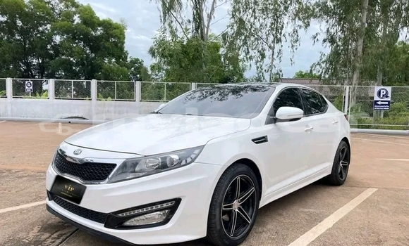Buy Used Kia K5 White Car in Luang Namtha in Luang Namtha Province Buy Used Kia K5 White Car in Luang Namtha in Luang Namtha Province