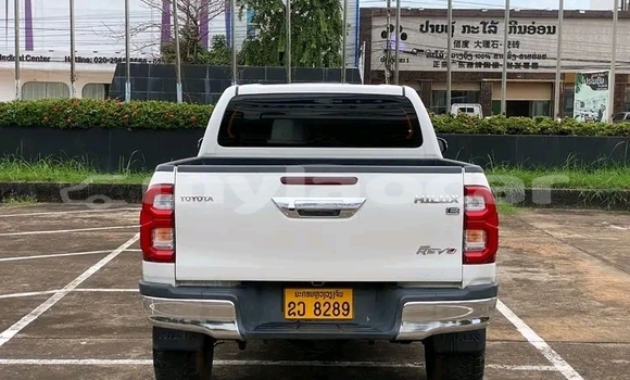 Buy Used Toyota REVO CAB Z-EDITION White Car in Import - Dubai in Attapeu Province Buy Used Toyota REVO CAB Z-EDITION White Car in Import - Dubai in Attapeu Province